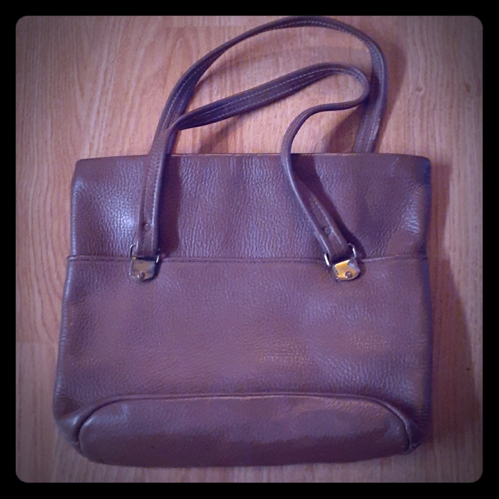 Cute brown hand bag 🥨